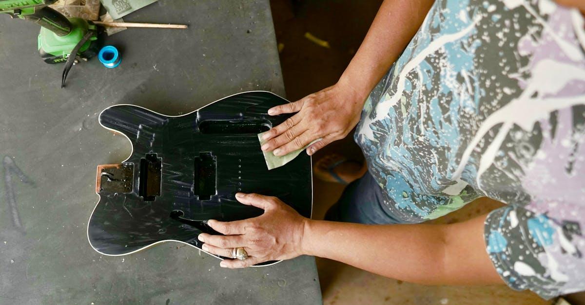 Tworzenie prostych instrumentów muzycznych z materiałów codziennych: pomysły, które rozbrzmią radością w Twoim domu