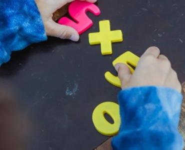 Rozwijanie zdolności matematycznych poprzez praktyczne ćwiczenia: jak zamienić codzienne sytuacje w zabawę z liczbami