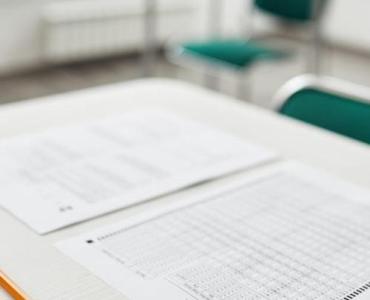 Koszty korepetycji i przygotowania do egzaminu ósmoklasisty: jak mądrze zaplanować budżet i nie przepłacić