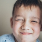Efektywna komunikacja emocji w rodzinie: 7 kroków do większej bliskości i spokoju w domu
