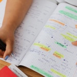 Tworzenie notatek, które naprawdę ułatwiają przyswajanie wiedzy: 7 sprawdzonych metod — od map myśli po system Cornell
